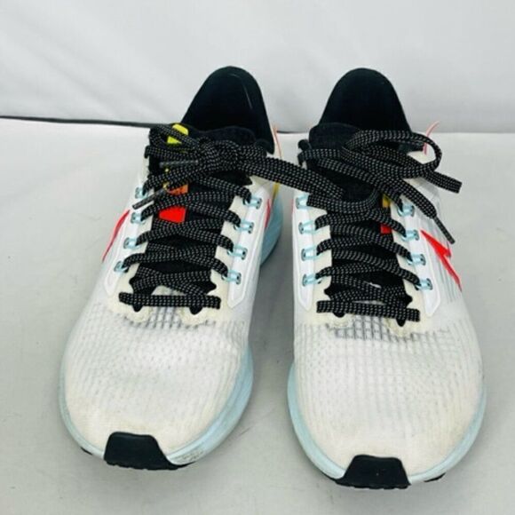 Nike White and Red Women's Sneakers - Picture 4 of 8